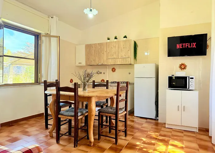 Il Glicine - A 4 Chilometri Dal Mare Di *